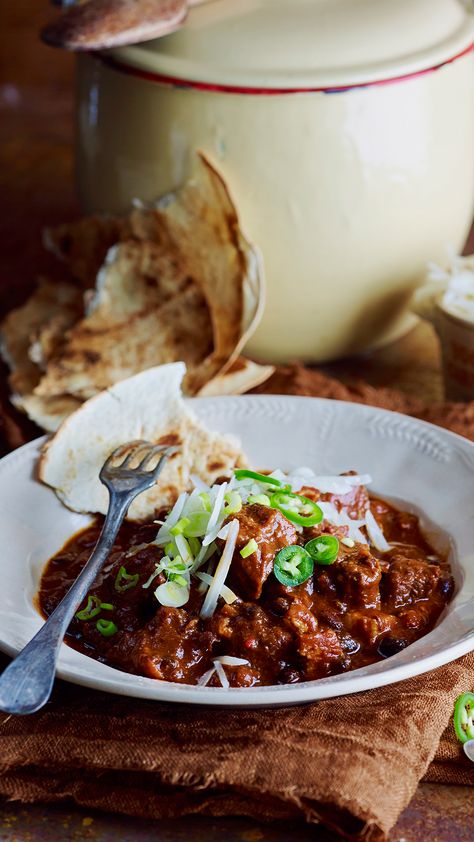 Chili Mole Recipe, Beef Mole Recipe, 3 Meat Chili Recipe, Mole Chili Recipe, Beef Mole, Mexican Chilli Con Carne, Mole Chili, Chilli Beef Recipe, Beef Chilli