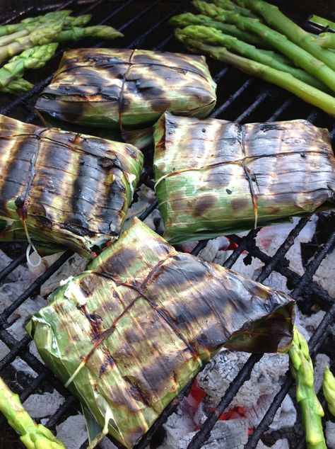 Lao Chicken in Banana Leaf Packets recipe - https://anteggsoup.wordpress.com/ Lao Food, Pineapple Salsa Recipe, Laos Food, Pineapple Salsa, Banana Leaves, Grilled Fish, Aromatic Herbs, Fish Fillet, Salsa Recipe