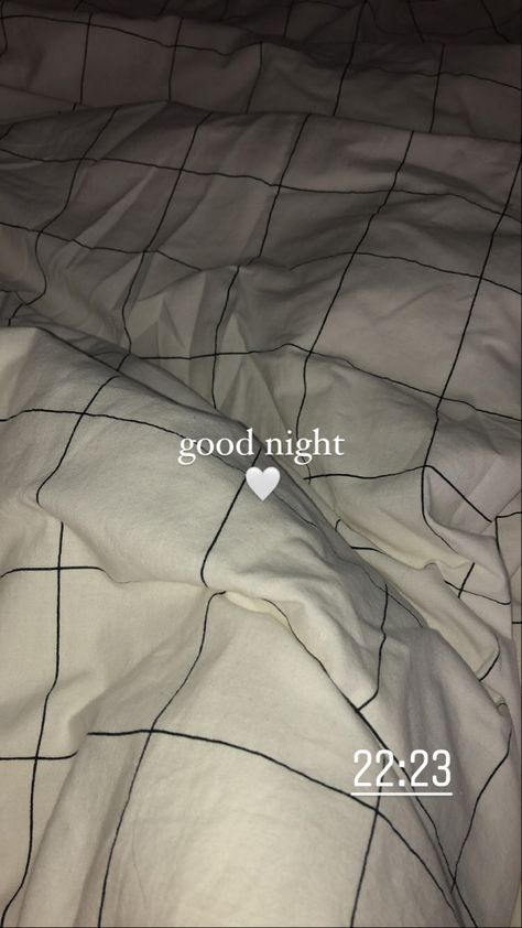 insta story idea for nights 🕊 easy and quick <3 just add a song ;) Good Night Story Instagram Ideas, Insta Story Ideas Night, Sanp Idea Night, Fake Ig Story Night Home, Night Stories Instagram, Snapchat Story Quotes, Fake Insta Story Night, Fever Snapchat Story, Fake Ig Story Night