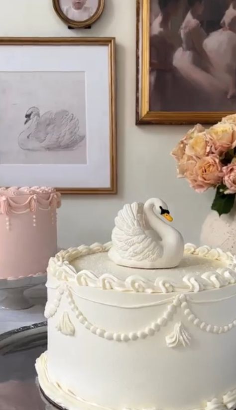 Swan Cake Ideas, Swan Theme Cake, Swan First Birthday Party, Swan Theme Birthday Party, Swan Birthday Party Ideas, Swan Baby Shower Ideas, Swan Birthday Cake, Hosting Themes, Swan Birthday Party