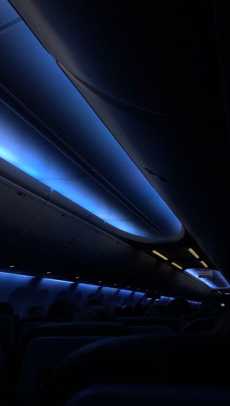 #flight #plane #night #aesthetic #lowlightning #vacation #holiday #blue #bluelightning #travel Flights Aesthetics, Night Plane Aesthetic, Plane Flight Aesthetic, Plane Aesthetic Wallpaper, Airplane Aesthetic Night, Night Flight Aesthetic, Plane View Night, Iris Core, Flight Aesthetic