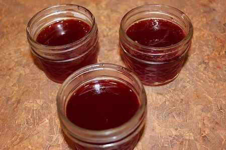 Homemade blackberry jello Blackberry Jello Recipes, Blackberry Jello, Blackberry Juice, Jello Pie, Gelatin Powder, Just Another Day In Paradise, Blackberry Syrup, Gelatin Recipes, Unflavored Gelatin