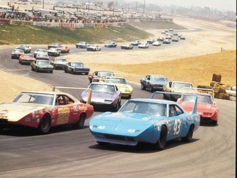 60 Images From The Glory Days Of Racing - Page 15 of 61 - Yeah! Motor Sp2 Vw, Riverside Raceway, Tracked Vehicles, Cars Driving, Street Outlaws, Plymouth Superbird, Dodge Daytona, Nascar Cars, Nascar Race Cars