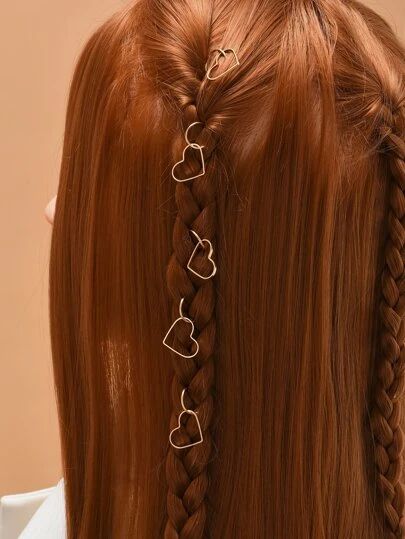 Heart Hair Ring, Hair Braid Jewelry, Pretty Unique Hairstyles, How To Put Charms In Your Hair, Hairstyle With Rings, Pretty Hair Accessories, Cool Hair Styles For Long Hair, Hair With Charms, Hairstyles With Charms