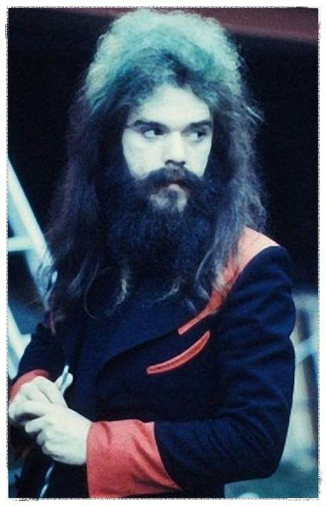 Roy Wood wearing a lovely velvet Western GTaT jacket with tulip lapels Roy Wood, Aston Martin Dbs, The Music Man, Electric Light, Music Man, Electric Lighter, Wizarding World, Aston Martin, Orchestra