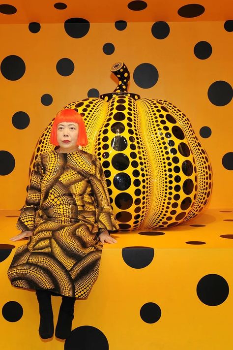 Yayoi Kusama Pumpkin, Hirshhorn Museum, Weekend Reading, Yayoi Kusama, Art And Illustration, Japanese Artists, Art Plastique, Great Artists, Contemporary Artists