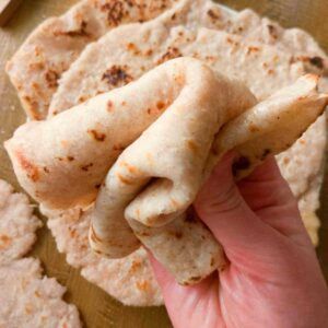 Gluten-Free Sourdough Flatbread Gluten Free Sourdough Bread Recipe, Sourdough Flatbread, Gluten Free Pita Bread, Gluten Free Naan, Yeast Baking, Gluten Free Sourdough Starter, Gluten Free Pita, Gluten Free Sourdough Bread, Gluten Free Flatbread