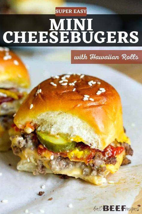 Mini cheeseburger with a pickles on a Hawaiian roll. Game Day Dinner, Bacon Cheeseburger Sliders, Bacon Sliders, Football Sunday Food, Mini Cheeseburger, Football Party Foods, Cheesy Appetizer, Cheeseburger Sliders, Cheeseburger Recipe