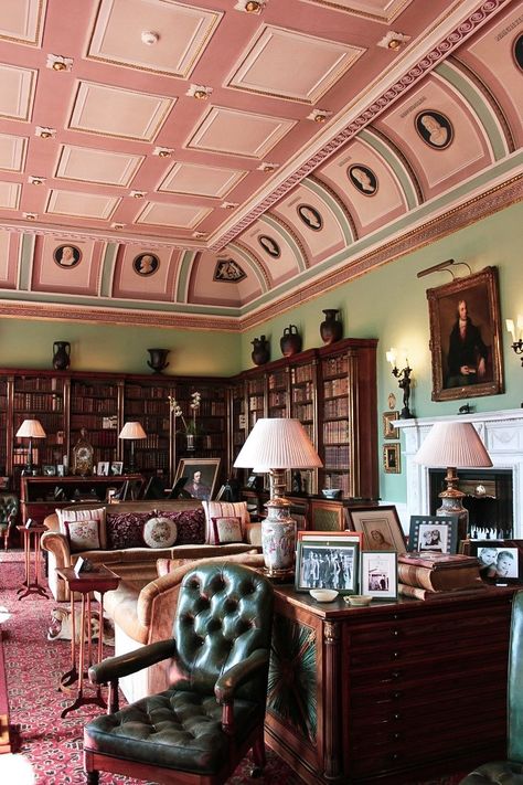 Pink aesthetic library Castle Inspiration, English Country Interiors, Library Study Room, Manor Homes, House Library, Pink Academia, Dreams Photo, Country Interiors, Library Inspiration