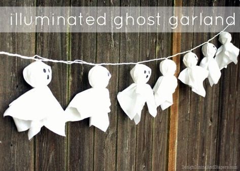 Hallowen Crafts, Diy Halloween Garland, Ghost Garland, Strašidelný Halloween, Homemade Halloween Decorations, Halloween House Party, Diy Halloween Decor, Adornos Halloween, Halloween Garland