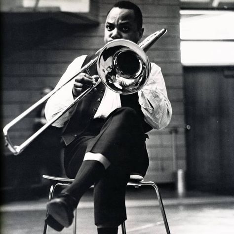 #JJJohnson #Jazz #Jazzy #Music #Musica #black #blackandwhite #Trombone Dope Band, Trombone Art, Jj Johnson, Milt Jackson, Kenny Burrell, Trombone Music, Learn To Play Guitar, Music Pics, Easy Guitar