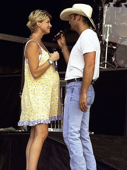 Tim And Faith, Tim Mcgraw Faith Hill, Longest Marriage, Wedding Anniversary Photos, Country Musicians, Cutest Couple Ever, Tour Bus, Faith Hill, Country Music Stars