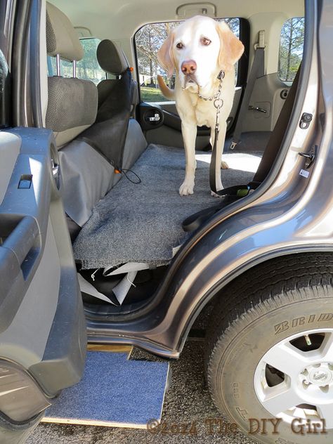 SUV side door step for dog - The DIY Girl Diy Dog Ramp For Car, Dog Ramp For Truck, Dog Car Travel, Dog Ramp For Car, Dog Car Accessories, Dog Spaces, Pet Ramp, Dog Ramp, Pet Steps