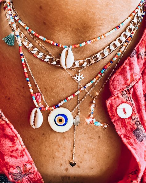 Cute Beachy Jewelry, Beachy Jewelry Necklaces, Beachy Jewelry Aesthetic, Summer Jewelry Aesthetic, Beachy Jewellery, Beachy Necklaces, Surfer Girl Jewelry, Beachy Accessories, Summer Jewelry Beach