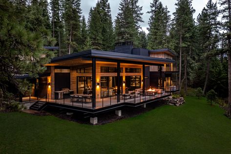 Small Mountain Homes, Nevada Homes, Mountain Home Exterior, Bedroom Inspirations Minimalist, Pacific Homes, Cool Homes, Home Artwork, Modern Mountain Home, Office Gym