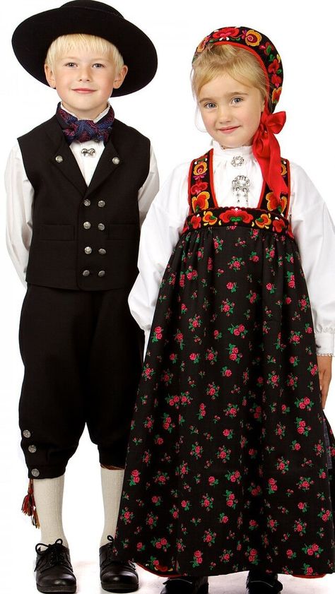 Bunad – Norwegian Traditional Costumes for children – LITTLE SCANDINAVIAN Norwegian Clothing, Scandinavian Costume, Norwegian Heritage, Costumes Around The World, Folk Clothing, National Costume, National Dress, Folk Dresses, We Are The World