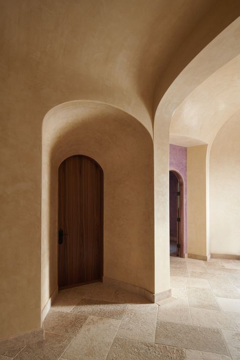 Italian plaster doorway showing a few different arches in a foyer of a luxury home. Arched Corridor, Arched Doorways Interior, Plaster Projects, Wall Arches, Plaster Interior, Arch Ceiling, Italian Plaster, Plaster House, Moroccan House