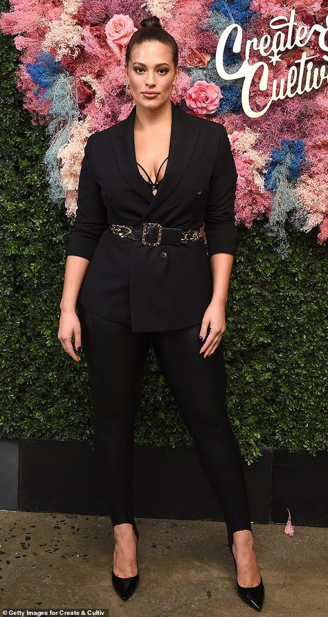 Ashley Graham Style, Create Cultivate, Look Plus Size, Trendy Swimwear, Ashley Graham, Elegante Casual, Foto Art, Halle Berry, Fashion Weeks