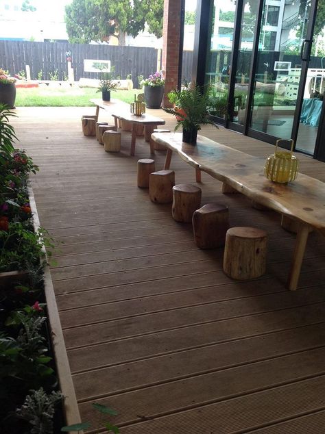 Outdoor dining area - New Shoots Tauranga ≈≈ I love these log stools and tables! Childcare Rooms, Log Stools, Outdoor Play Space, Outdoor Learning Spaces, Outdoor Play Spaces, Outdoor Play Areas, Casa Patio, Children's Garden, Natural Playground