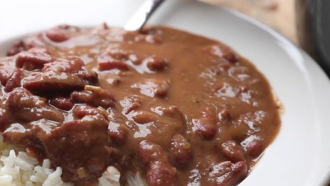 New Orleans Red Beans, Red Bean And Rice Recipe, Red Beans And Rice Recipe, Rice Video, Red Beans N Rice Recipe, Southern Louisiana, Beans Beans, New Orleans Style, Sage Sausage