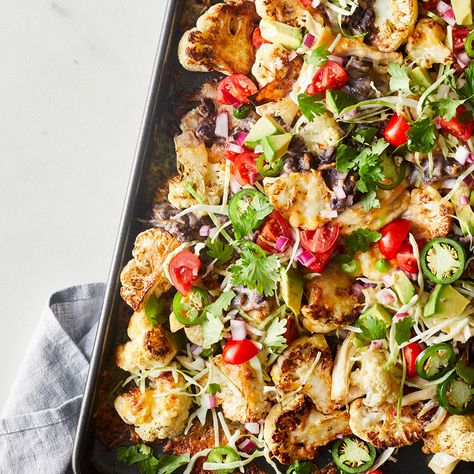 Swapping in tender-crisp cauliflower slices for chips in these cauliflower nachos ups your veggie servings for the day. Cauliflower Chicken, Sugar Diet Plan, Chicken Nachos, No Sugar Diet, Cooking Chicken To Shred, Nachos Recipe, High Fiber Foods, Fiber Foods, High Fiber