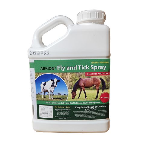 Fly Spray For Dogs, Horse Fly Repellent, Fly Spray For Cattle, Homemade Fly Spray For Horses, Horse Fly Spray, Tick Spray, Cattle Feed, Shire Horse, Dairy Cattle