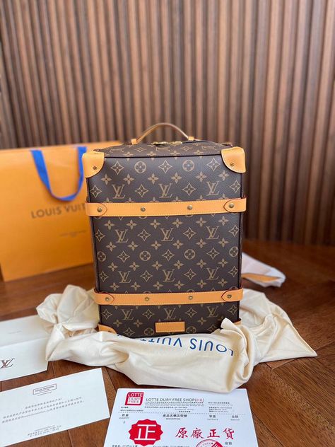 Louis Vuitton 2022, Stylish Luggage, Travel Style, Louis Vuitton Monogram, Trunk, Louis Vuitton, Monogram, Backpacks, Purses And Bags