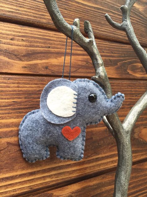 Felt Elephant, Elephant Christmas, Unicorn Christmas, Christmas Elephant, Elephant Ornament, Mirror Ornaments, Felt Patterns, Felt Decorations, Baby Diy