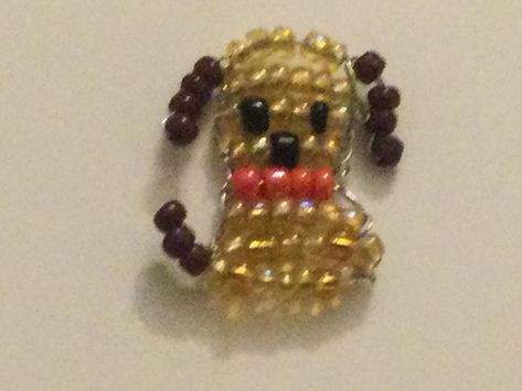 Cute dog made all out of glass seed beads Dog Kandi Pattern, Dog Bead Pattern, Bead Pets, Pony Bead Animals, Bead Loom Kits, Bead Animals, Pony Bead Crafts, Бисер Twin, Pony Bead Patterns