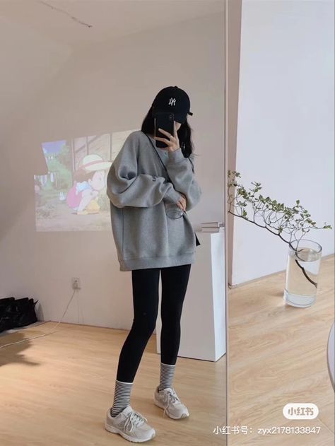 Korean Athletic Outfit, Female Professional Outfits, Comfy Korean Outfits Lazy, Korean Athleisure, Korean Leggings Outfits, Jacket And Leggings Outfit, Outfits Leggins, Bts Ff, Beauty Boost