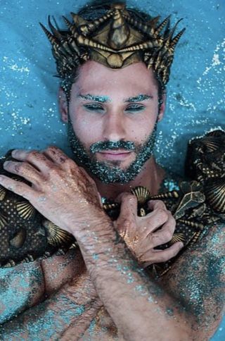 Poseidon Costume, Merman Costume, Drag Make-up, Mermaid Crown, Mermaids And Mermen, Mermaid Makeup, Fantasias Halloween, Mermaid Costume, Maquillage Halloween