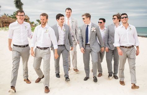 Beach Groomsmen, May Wedding Dress, Beach Wedding Navy, Outfit Boda, Rustic Wedding Suit, Casual Groomsmen, Mexico Beach Wedding, Beach Wedding Men, Groomsmen Outfit