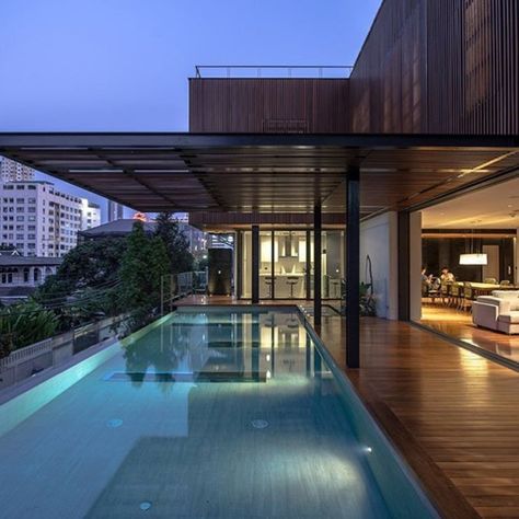 Penthouse Exterior, Penthouse With Pool, Luxury Penthouse, Luxury Pools, Casas Coloniales, Residential House, Roof Design, Luxury Property, Luxury House