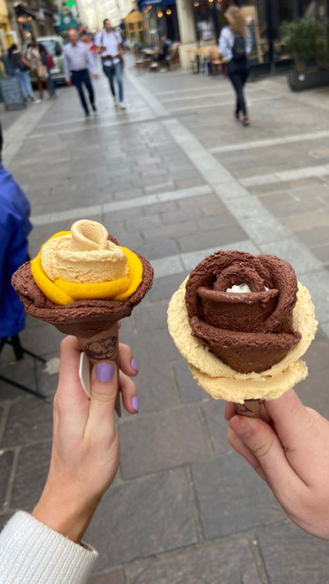 Gelato Aesthetic, Flower Ice Cream, Food Plates, Europe 2023, Flower Ice, Yummy Ice Cream, Cream Aesthetic, Aesthetic Flower, Sweet Food