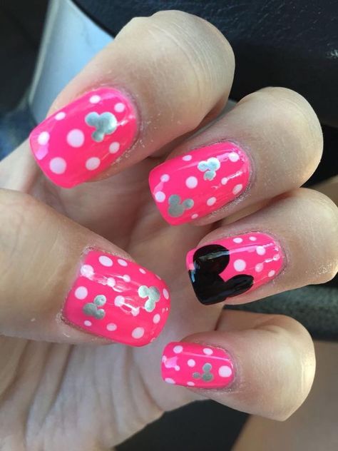 Disney Pink Nails, Hot Pink Disney Nails, Pink Minnie Nails, Disney Nails Pink, Easy Disney Nails, Disney Nails Design, Minnie Nails, Pink Shellac, Disneyland Nails