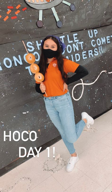 T Bo Icarly Costume, Meme Day Ideas Spirit Week, Meme Outfit Spirit Week, T-bo Halloween Costume Icarly, T Bo Costume Icarly, Icarly Tbo Costume, Icarly Costume, Meme Day Outfits, T Bo Icarly