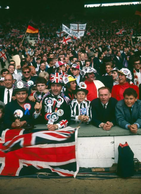 Drama Gcse, Football Team Pictures, Lightroom Effects, England World Cup, Cool Britannia, Football Flag, 1966 World Cup, Uk People, Aesthetic Football