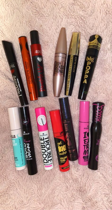 Mascara Collection Aesthetic, Mascaras Aesthetic, Mascara Aesthetic, Selfcare Essentials, Mascara Collection, Pink Makeup Brush, Mascara Brands, Mascara Set, Band Nails