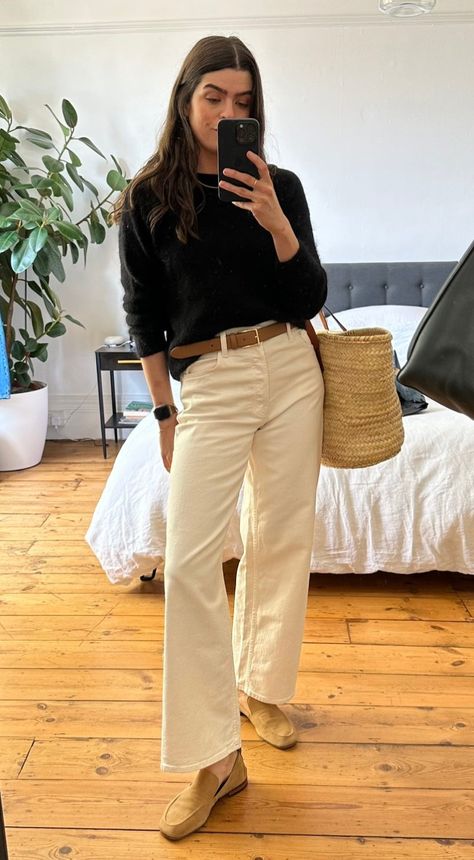 Beige Jeans Outfit, Beige Pants, Casual Work Outfits, Outfit Inspo Fall, Business Casual Outfits, Work Attire, Looks Vintage, Work Fashion, Minimal Fashion