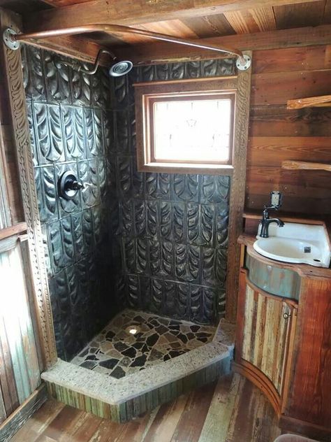 Tiny Texas Houses Bathroom Creek Life, Airbnb Cottage, Tiny Texas Houses, House Bathroom Designs, Bathroom Tub Shower, Cabin Bathrooms, Tub Ideas, Rustic Bathroom Designs, Dekor Diy