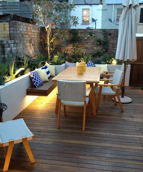 8 deck planter ideas for a seamless planting scheme | Real Homes Small Patio Ideas On A Budget, Small Backyard Decks, Corner Pergola, Patio Pergola, Outdoor Dining Room, Deck Designs Backyard, Small Backyard Gardens, Budget Patio, Bench Seating