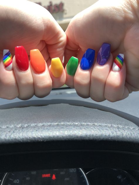 Nail Art Pride Month, Nails Inspiration Rainbow, Nail Pride Designs, Pride Gel Nail Designs, Pride Month Nails Simple, Rainbow Colored Nails, Coffin Pride Nails, Rainbow Foil Nails, Gay Pride Nail Art