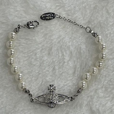 Vivian Westwood Jewelry Aesthetic, Vinnie Westwood Jewelry, Vivienne Westwood Bracelet Aesthetic, Vivien Westwood Jewellery, Vivviene Westwood Bracelet, Vinnie Westwood Bracelet, Vivian Westwood Bracelet, Vivienne Westwood Pearl Bracelet, Vivien Westwood Aesthetic