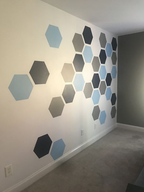 Hexagon Accent Wall Bedroom, Hexagon Wall Painting Ideas, Hexagon Pattern Wall Design, Stencil Patterns For Walls, Hexagon Wall Paint, Hexagon Accent Wall, Accent Wall Design Ideas, Hexagon Decor, Wall Paint Patterns