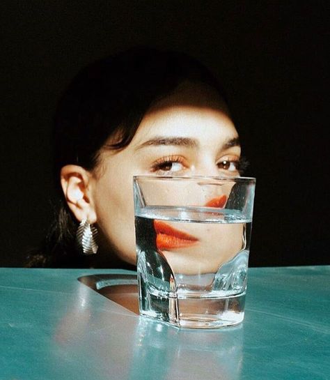 Portrait Photo Original, Glass Photography, Cindy Sherman, Desain Editorial, Photographie Portrait Inspiration, Self Portrait Photography, Creative Portrait Photography, Glass Of Water, Conceptual Photography