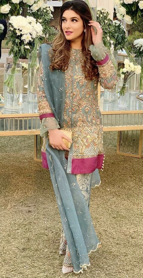 Brides friend Indian Party Wear Gowns, Dress Designs For Girls, Designer Party Dresses, Pakistani Formal Dresses, Pakistani Fancy Dresses, Simple Pakistani Dresses, Pakistani Bridal Dresses, Fancy Dress Design, Bridal Dress Design