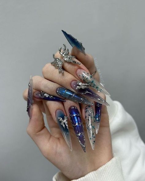 Ongles Goth, Pedicure And Manicure, Punk Nails, Goth Nails, Edgy Nails, Grunge Nails, Glow Nails, Crazy Nails, Fire Nails