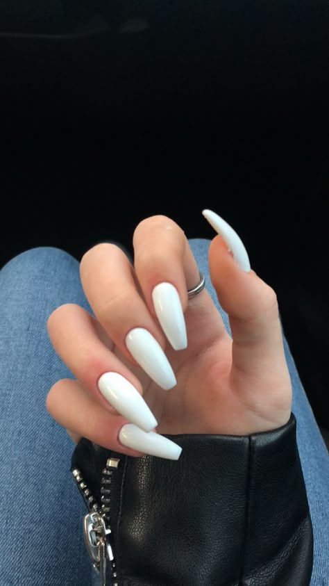 Summer Nail Inspo Coffin White, Ballerina White Nails, White Ballerina Nails, Ballerina Gel Nails, Ballerina Acrylic Nails, Ballerina Nails Designs, Acrylic Nails Nude, Squoval Nails, Wow Nails