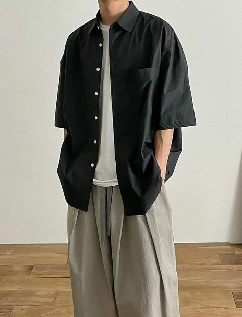 Masculine Korean Fashion, Easy Outfit Ideas Men, T Shirt Outfit Men Korean, Summer Asian Outfits Men, Korean Street Fashion Men, Simple Casual Outfits, Minimalist Fashion Men, Trendy Boy Outfits, Street Style Outfits Men