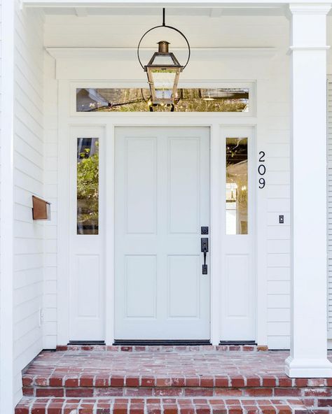 Exterior Paint Inspiration - Simply Organized Front Door Paint, Best Front Door Colors, White Front Door, Unique Front Doors, Red Paint Colors, Best Front Doors, Brick Steps, Blue Front Door, Door Paint